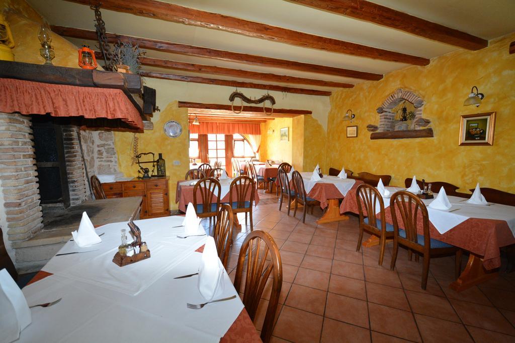 Bed & Breakfast Kastel Žbandaj Dış mekan fotoğraf