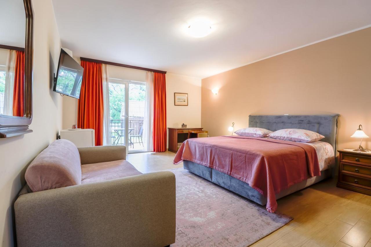 Bed & Breakfast Kastel Žbandaj Dış mekan fotoğraf