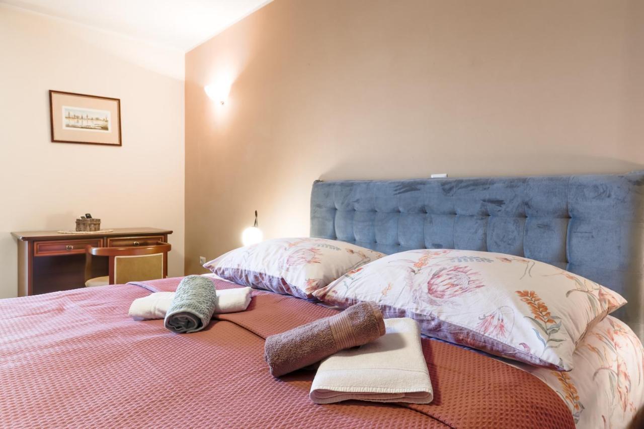 Bed & Breakfast Kastel Žbandaj Dış mekan fotoğraf