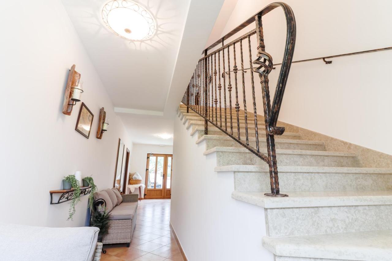 Bed & Breakfast Kastel Žbandaj Dış mekan fotoğraf
