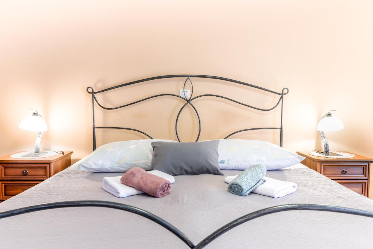 Bed & Breakfast Kastel Žbandaj Dış mekan fotoğraf