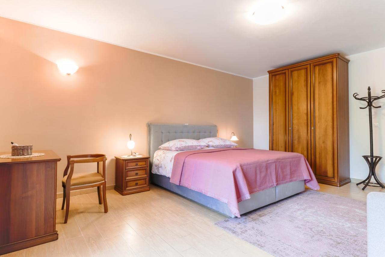 Bed & Breakfast Kastel Žbandaj Dış mekan fotoğraf