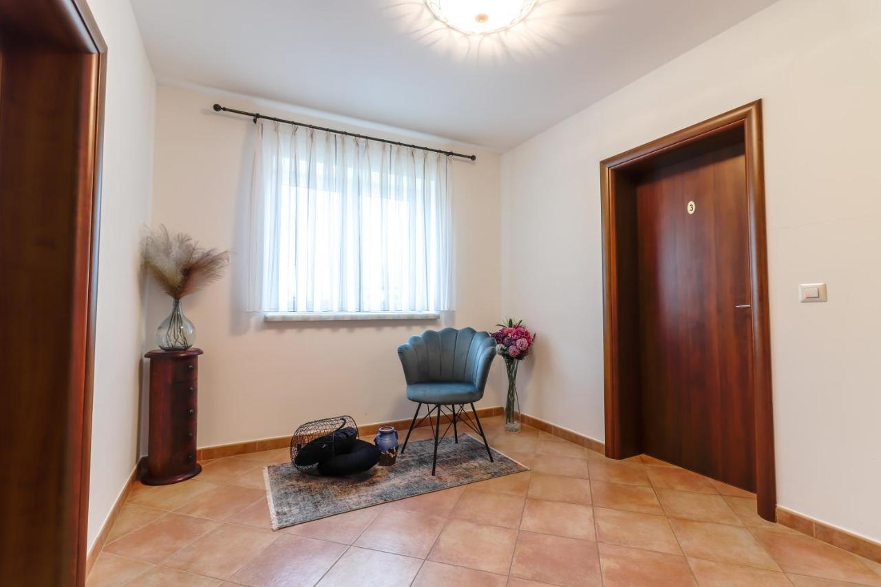 Bed & Breakfast Kastel Žbandaj Dış mekan fotoğraf