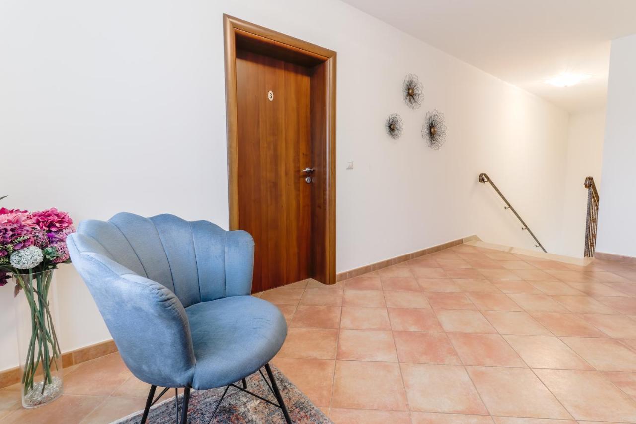 Bed & Breakfast Kastel Žbandaj Dış mekan fotoğraf